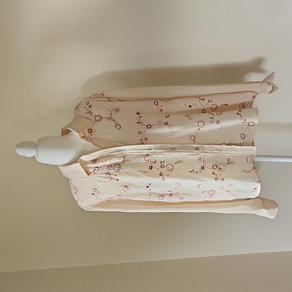 Shirt with beautiful embroidery. Size XL